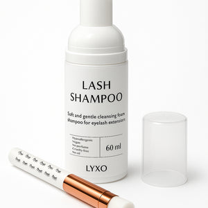 Lash shampoo + brush